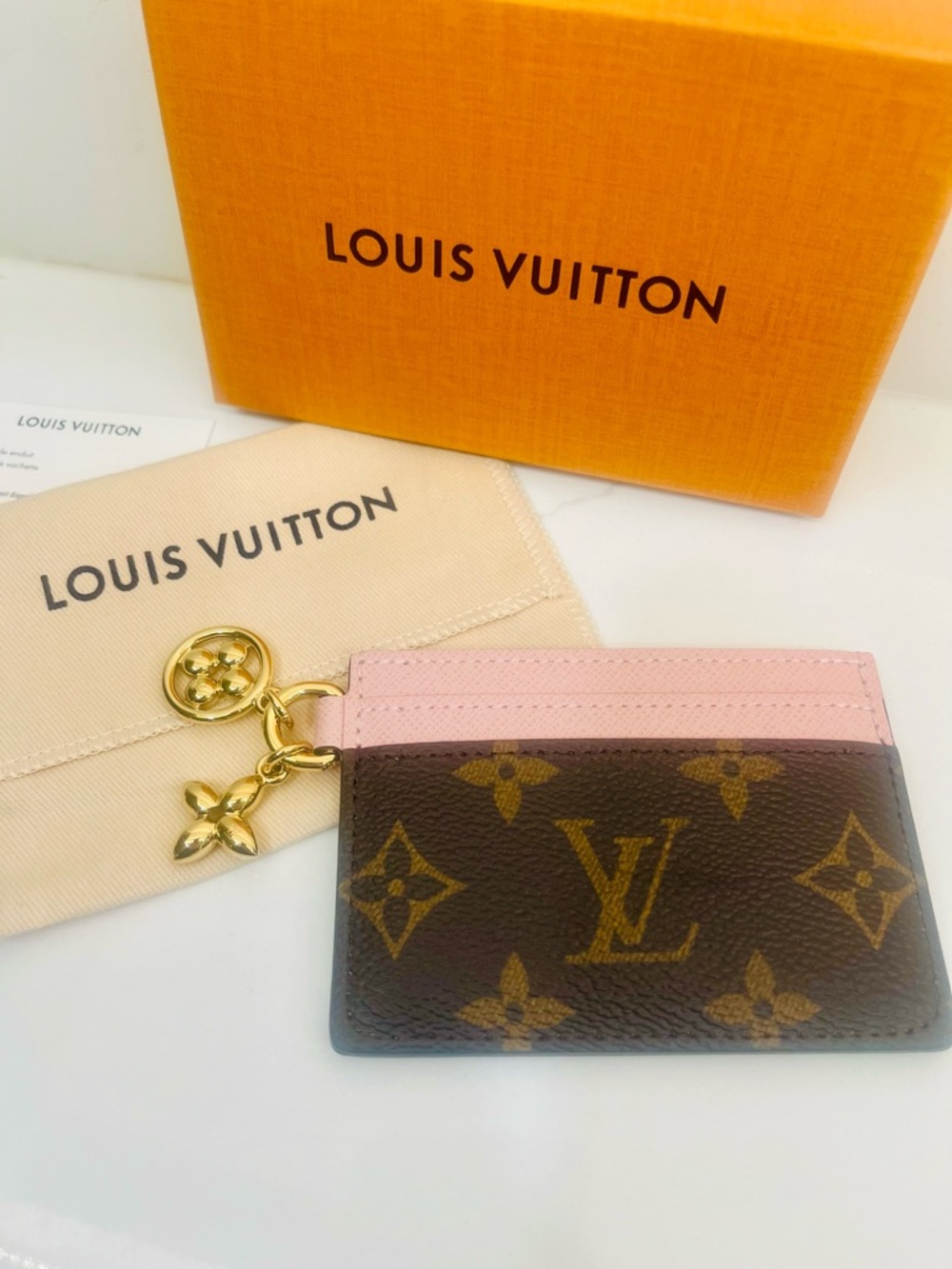 ✨Louis Vuitton LV Charms Card Holder Rose Ballerine Monogram NIB✨ - Picture 2 of 5
